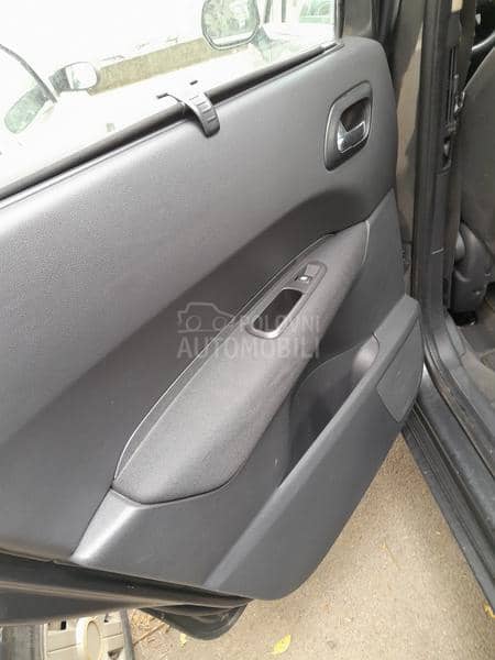 Peugeot 5008 1.6 HDI