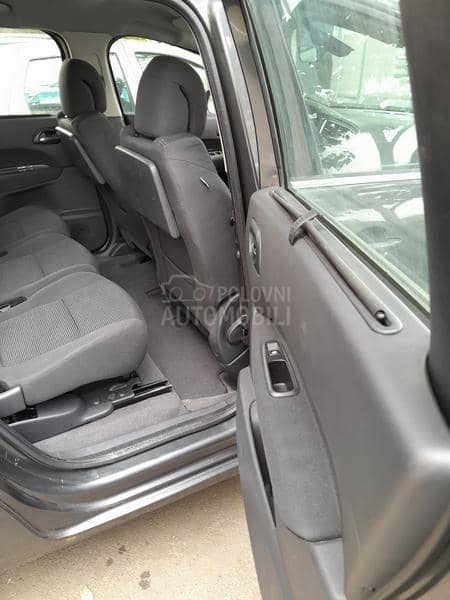 Peugeot 5008 1.6 HDI