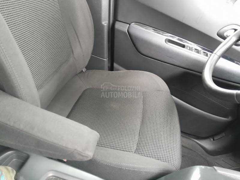 Peugeot 5008 1.6 HDI