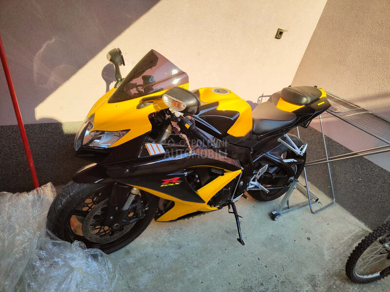 Suzuki Gsxr 600 k8