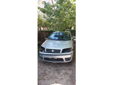 Fiat Punto 2004. god. -  kompletan auto u delovima