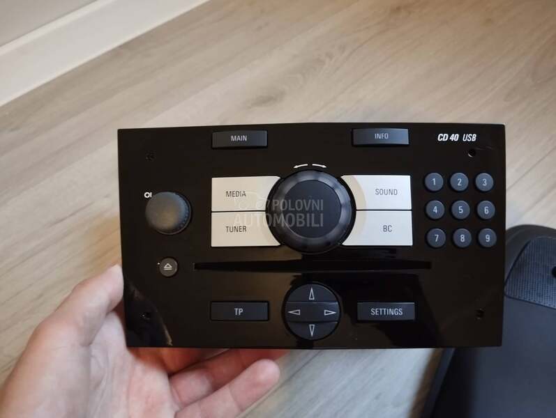Radio CD40 USB i Displej