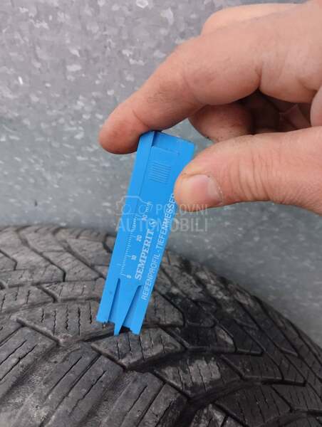 Continental 205/55 R16 Zimska