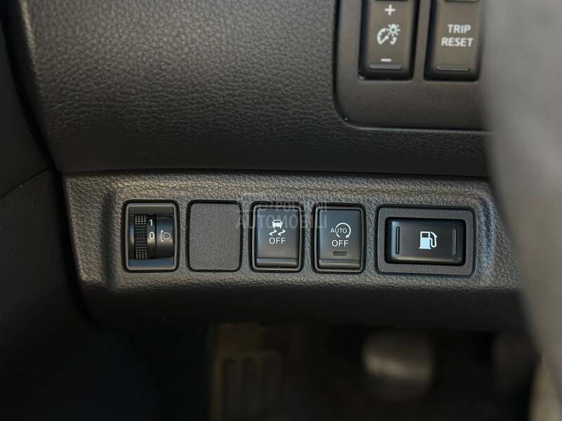 Nissan Navara Teretno/Kamera/Nav