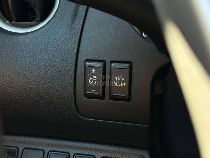 Nissan Navara Teretno/Kamera/Nav