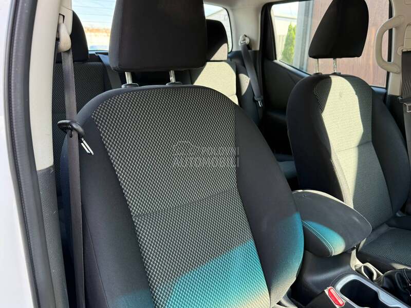 Nissan Navara Teretno/Kamera/Nav