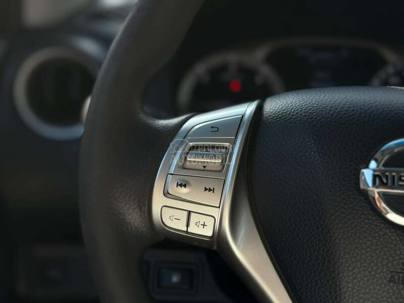 Nissan Navara Teretno/Kamera/Nav