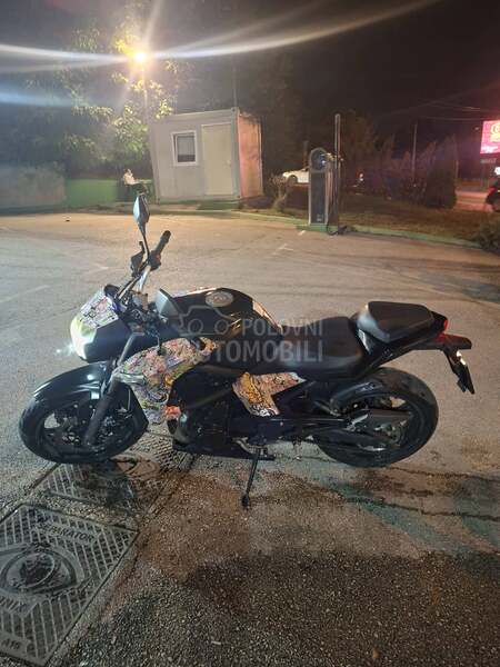 CFMOTO 650 NK