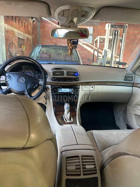 Mercedes Benz E 220 w211