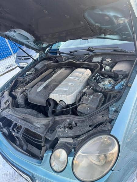 Mercedes Benz E 220 w211