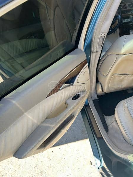 Mercedes Benz E 220 w211