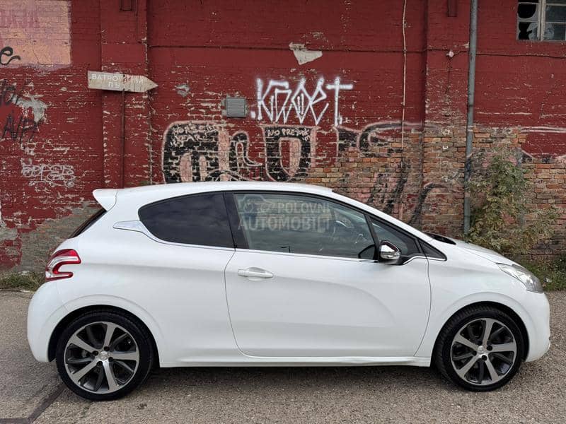 Peugeot 208 ALLURE THP