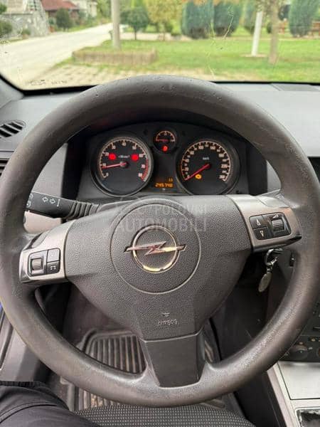 Opel Astra H 1.6