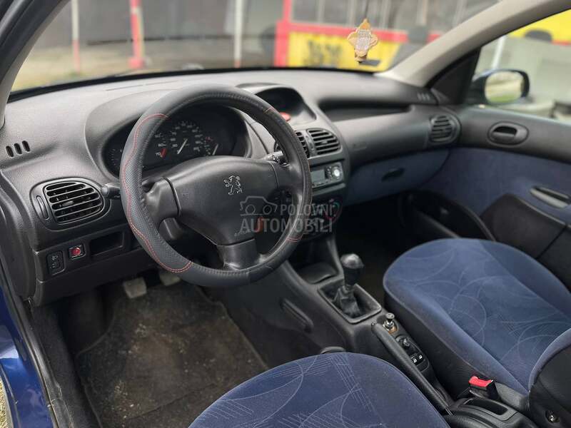 Peugeot 206 1.1