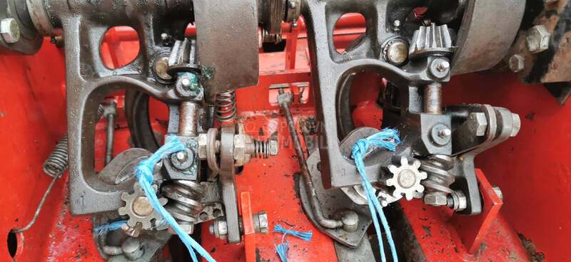 Vicon 553