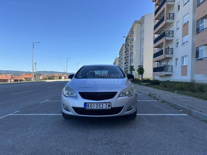 Opel Astra J 