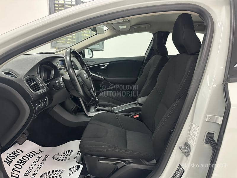 Volvo V40 1.6 D Auto Nav