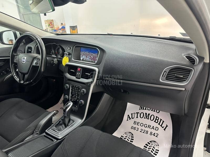 Volvo V40 1.6 D Auto Nav
