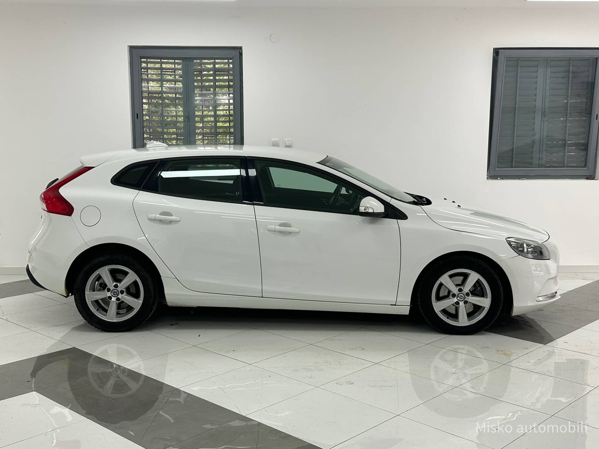 Volvo V40 1.6 D Auto Nav