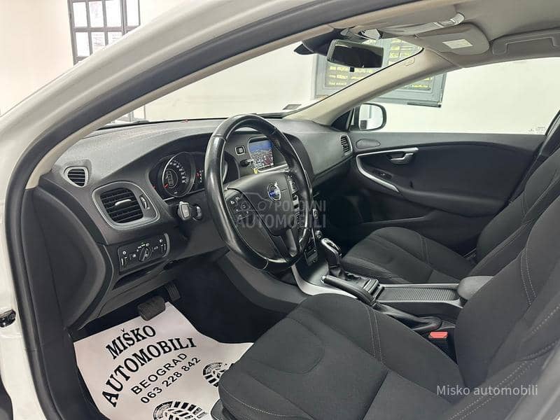 Volvo V40 1.6 D Auto Nav