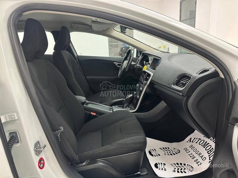 Volvo V40 1.6 D Auto Nav