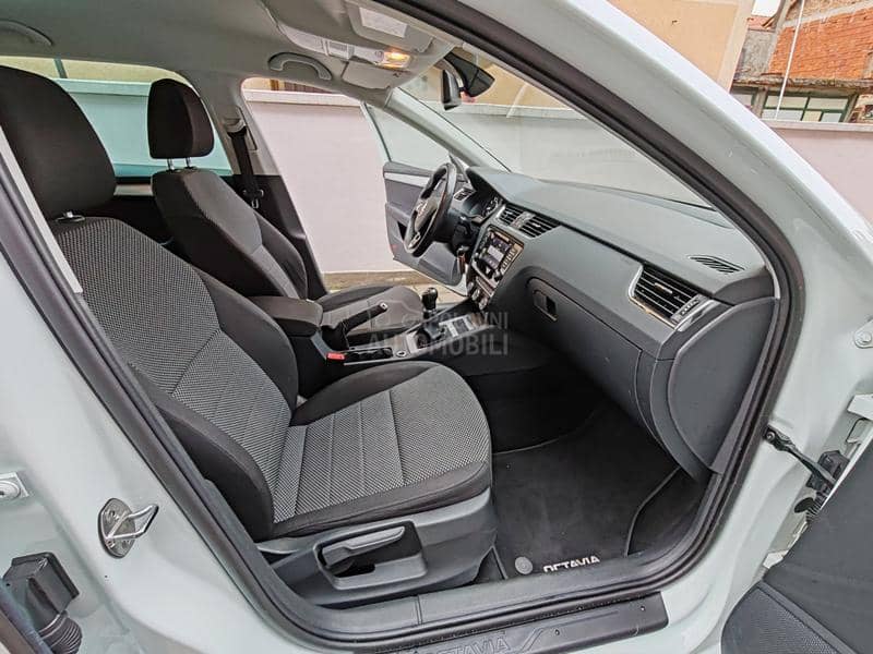 Škoda Octavia 1.4 metan FABRIKA