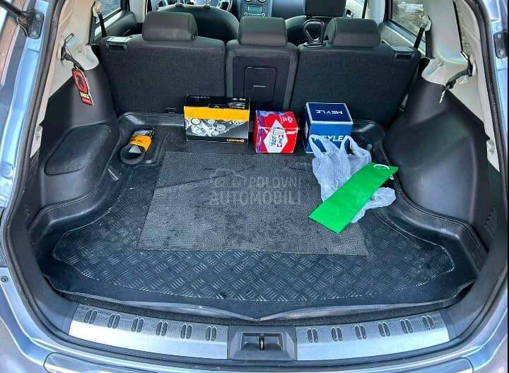 Nissan Qashqai + 2 