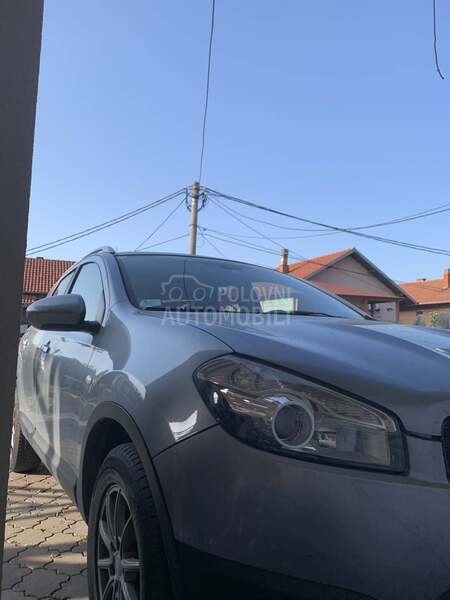 Nissan Qashqai + 2 
