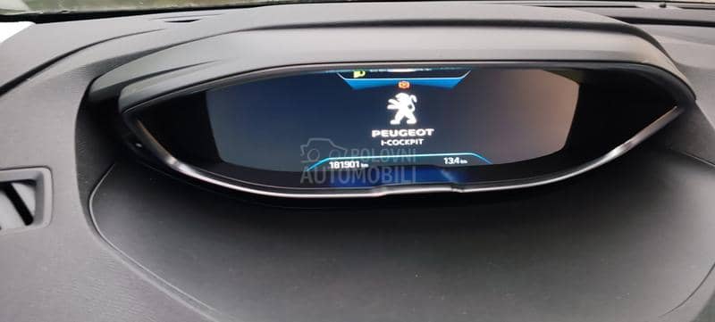 Peugeot 3008 1.5 HDI  ALURE