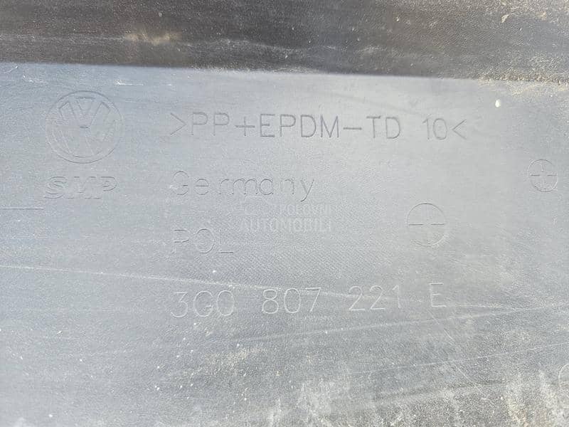 PASSAT B8 R LINE BRANIK PRED