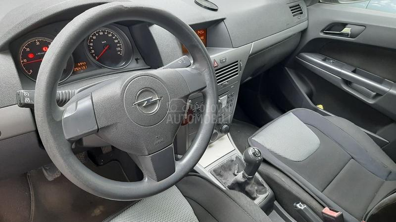 Opel Astra H 