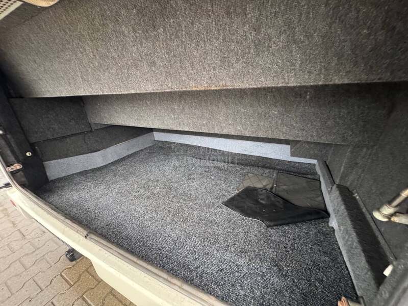 Mercedes Benz VARIO 31 SEDISTE