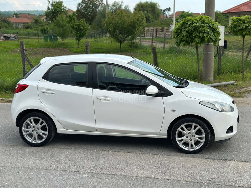 Mazda 2 