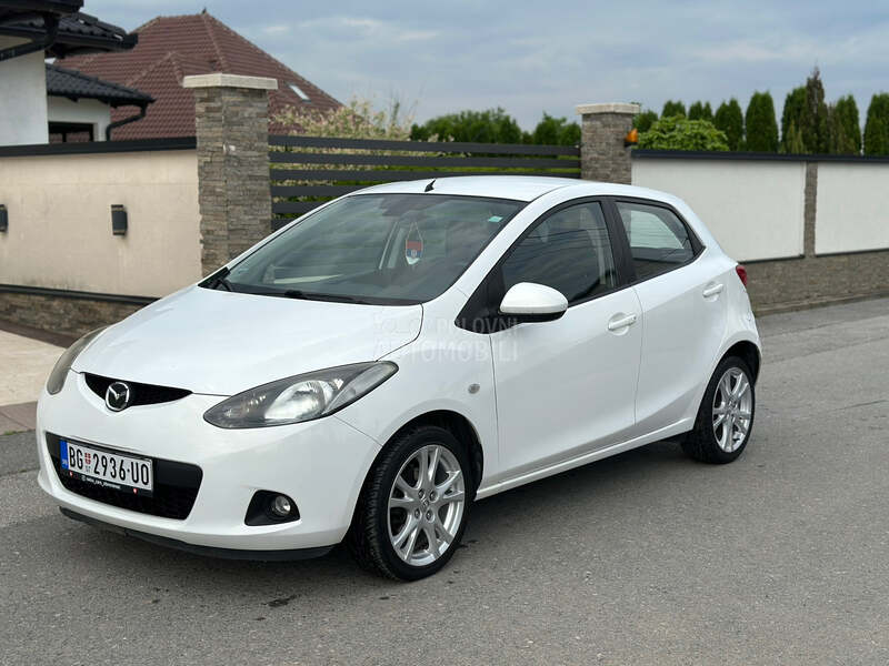 Mazda 2 
