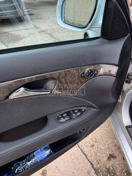 Mercedes Benz E 200 