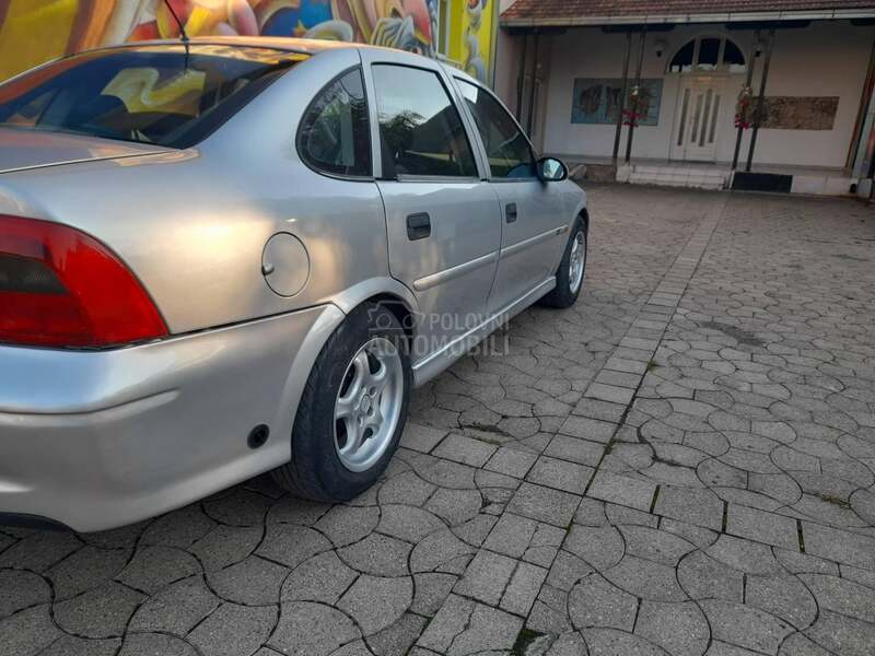Opel Vectra B 1.6 16 v