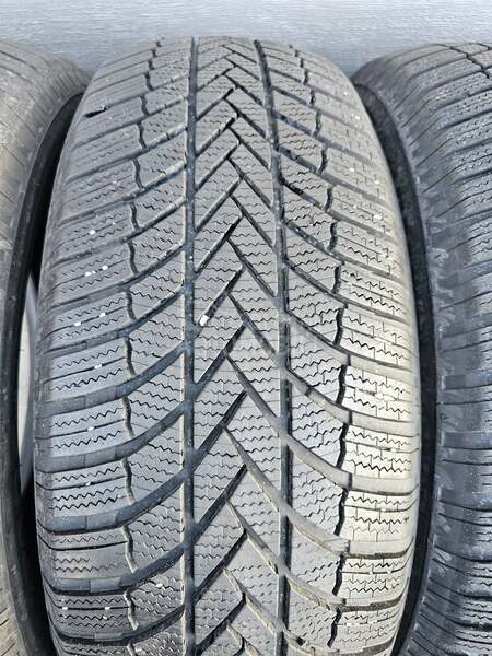 Bridgestone 245/65 R17 Zimska