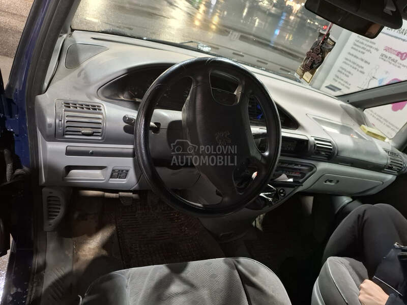 Peugeot 806 