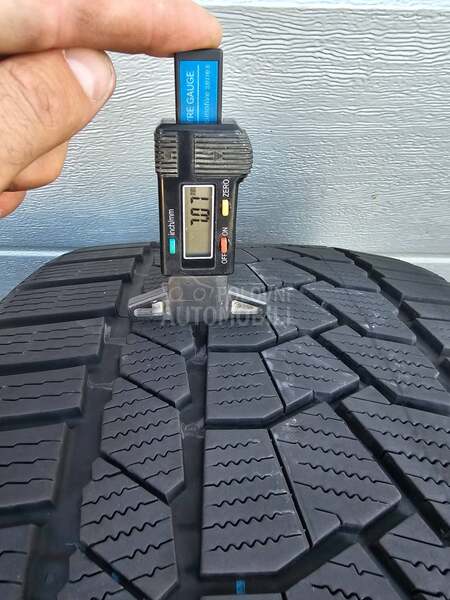 Continental 275/40 R19 Zimska