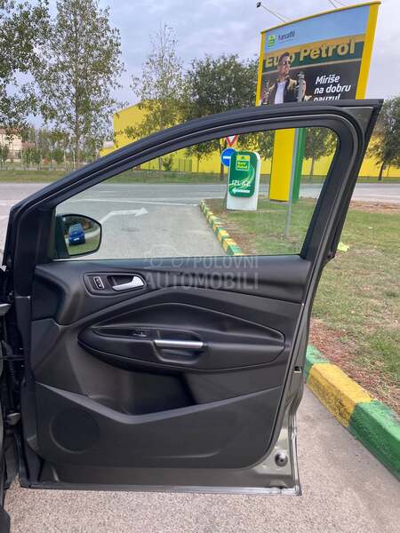 Ford Kuga 1,6-TITANIUM.SWIS
