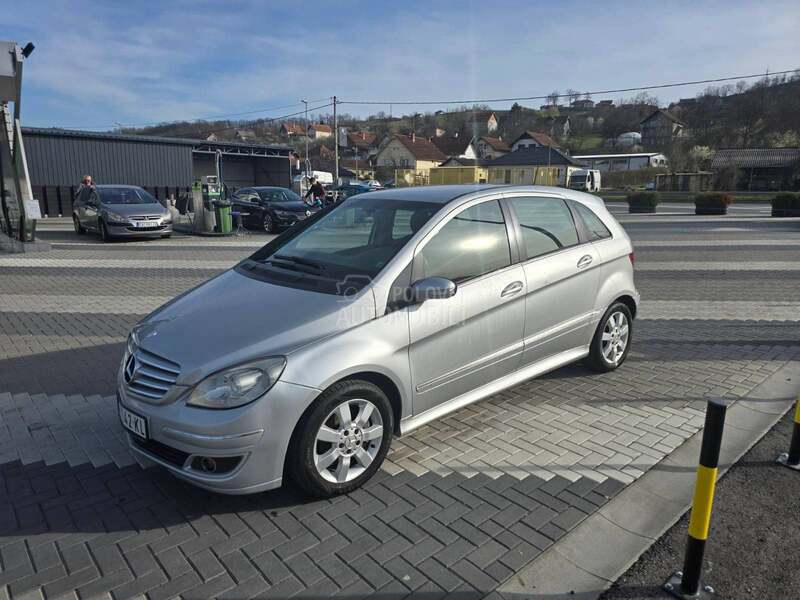 Mercedes Benz B 180 