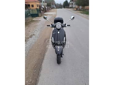Vespa Primavera 125