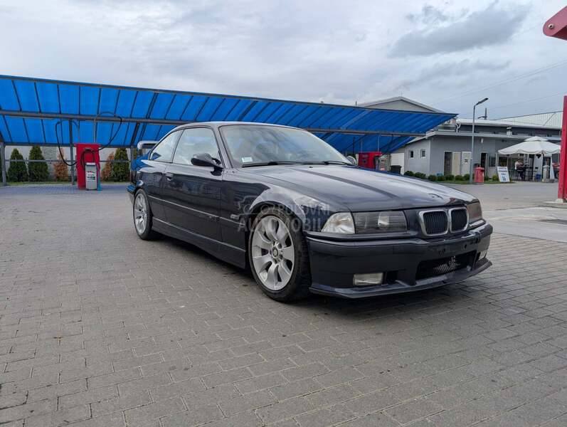 BMW 318 is