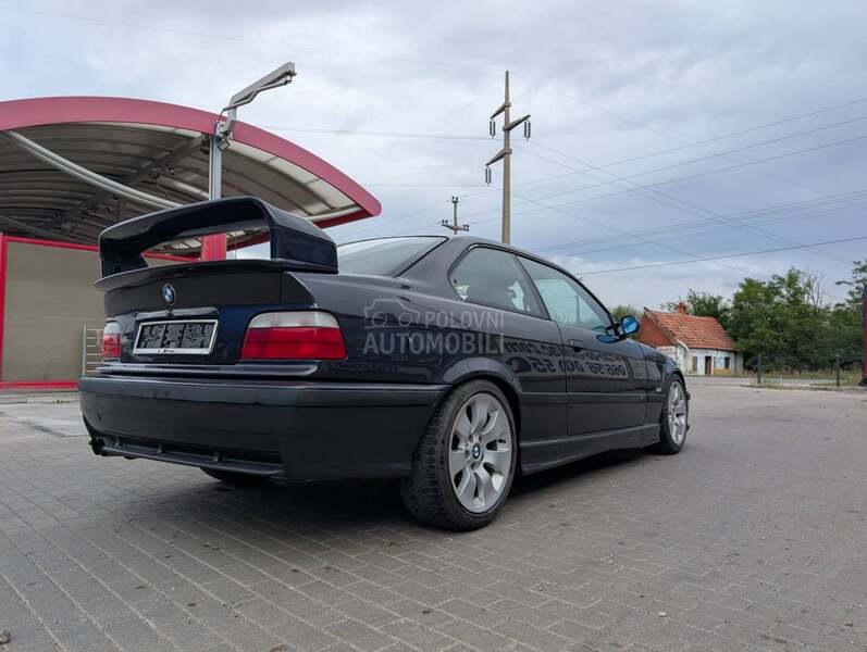BMW 318 is