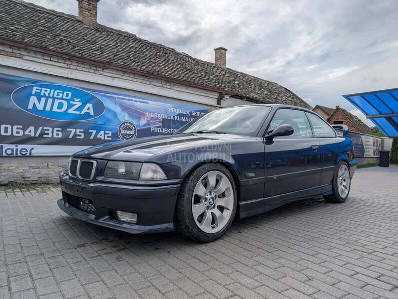 BMW 318 is