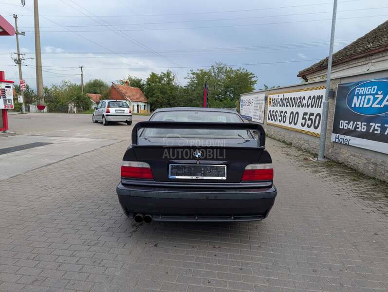 BMW 318 is