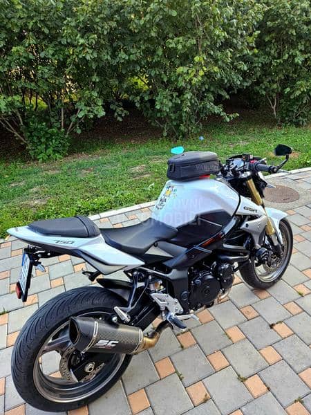 Suzuki Gsr 750