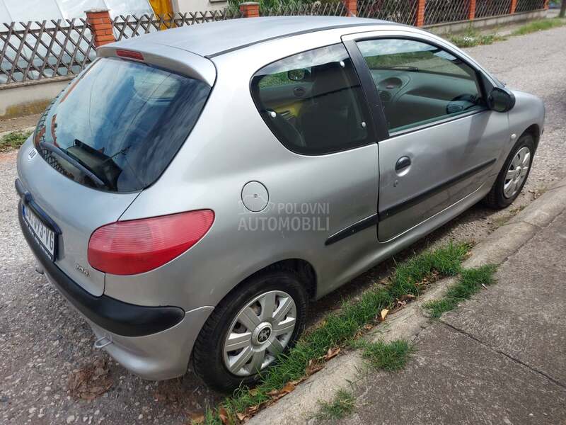 Peugeot 206 Povooljno