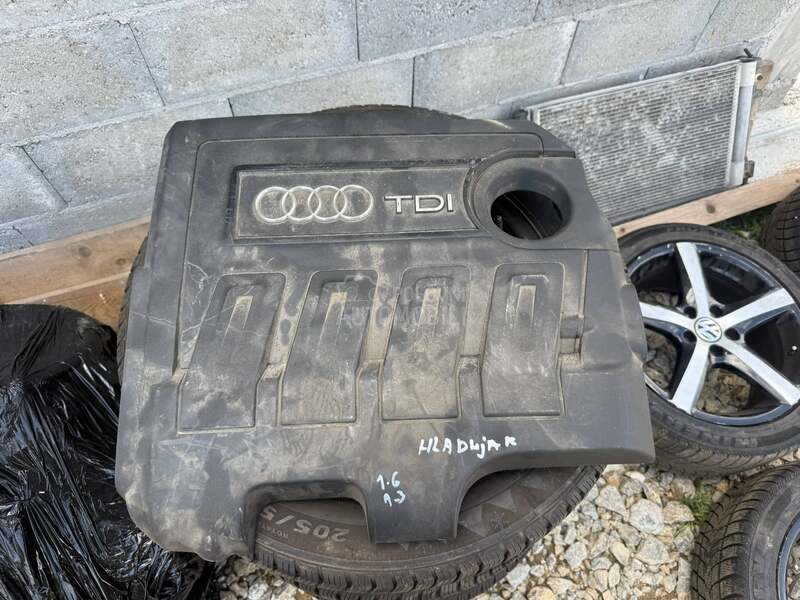 Poklopac motora