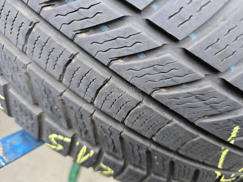 Continental 215/55 R17 Zimska